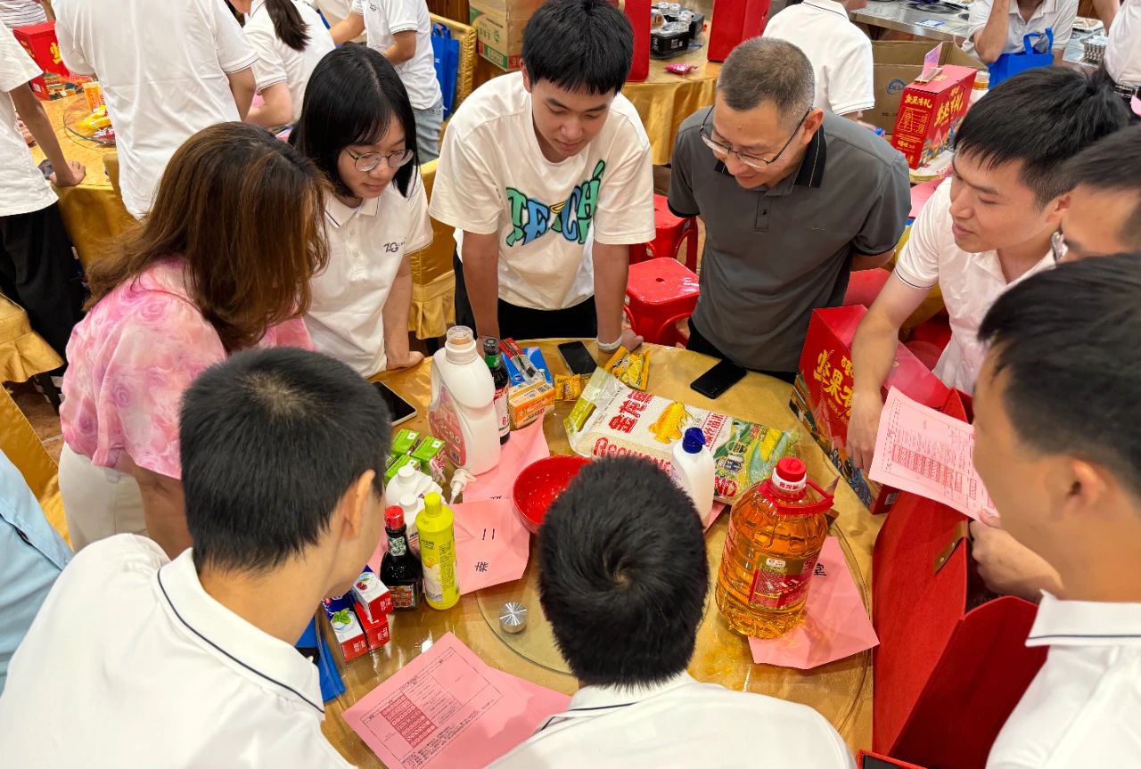 筑梦灯火万家,同庆盛世中华——张工智控集团中秋国庆双节主题晚会圆满落幕插图2 筑梦灯火万家,同庆盛世中华——张工智控集团中秋国庆双节主题晚会圆满落幕插图2